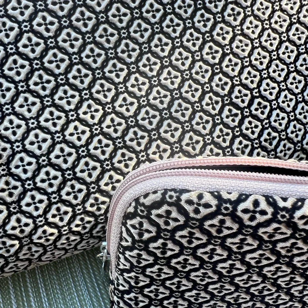 COSMETIC Bag Set NEW Black & Tan with Pattern